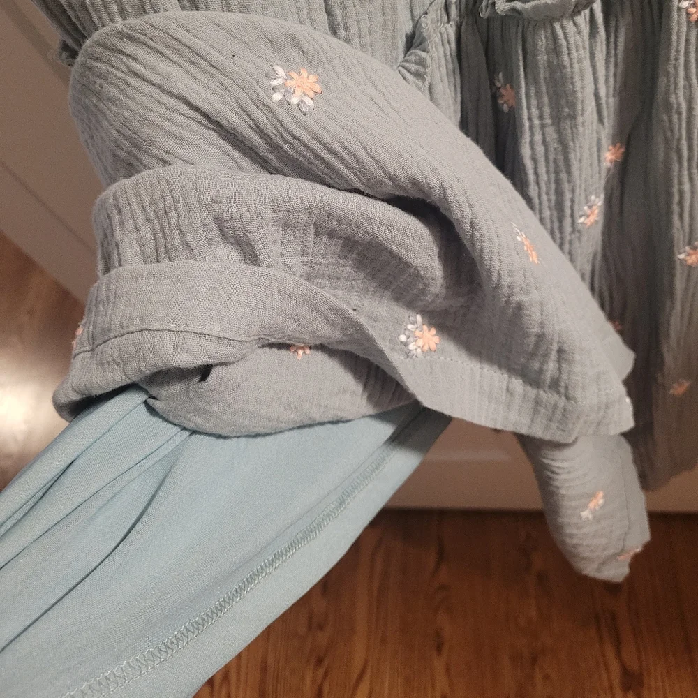 Puff Sleeve Midi Dress - Picture 5 of 9